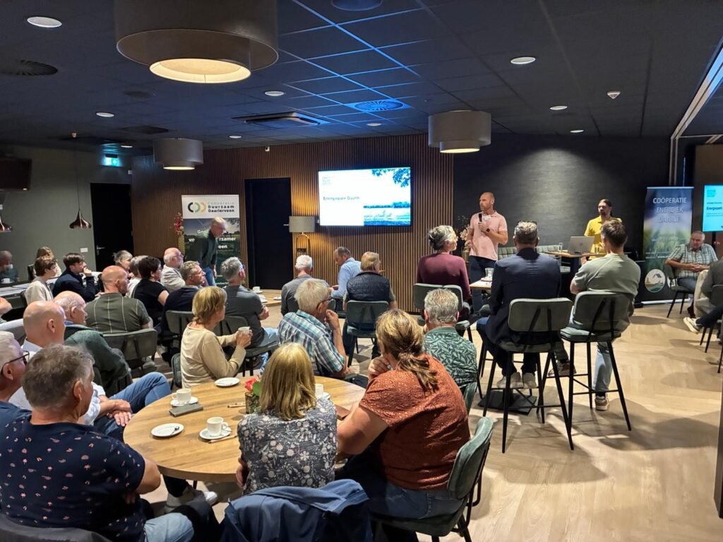 Foto vanuit de zaal van de informatieavond op 16 september 2026 in Kulturhus Hoge Hexel